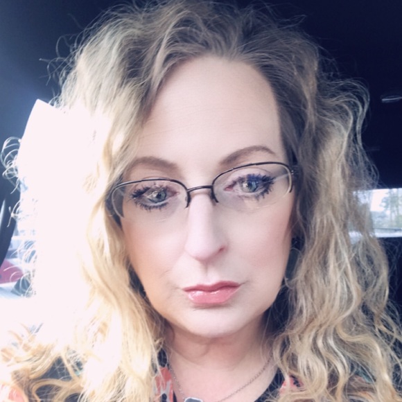 Meet your Posher, Nina - Picture 4 of 6